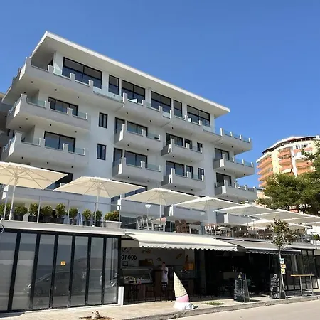 Diamond Star 2 Apartment