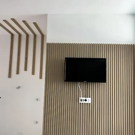 Diamond Star 2 Apartment