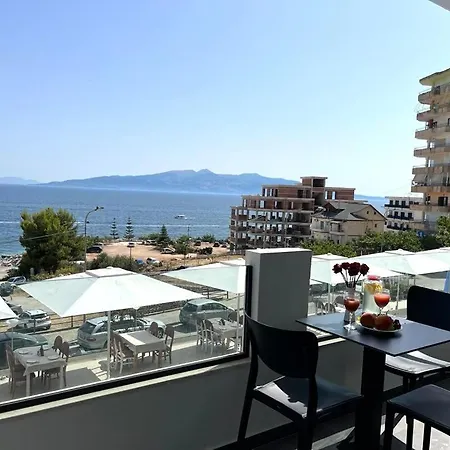 Diamond Star 2 Apartment