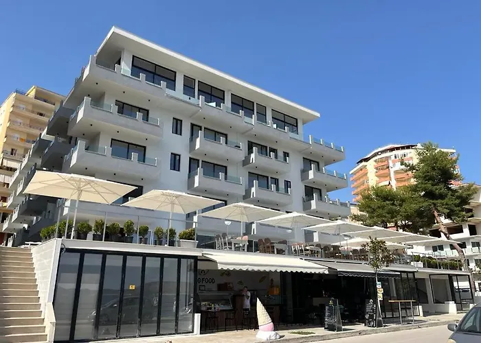 Diamond Star 2 Apartment