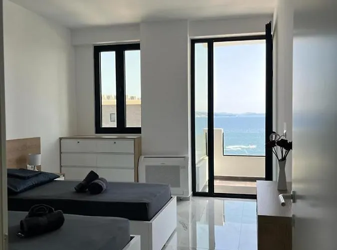 Diamond Star 2 Apartment