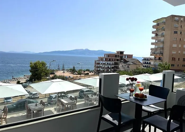 Diamond Star 2 Apartment